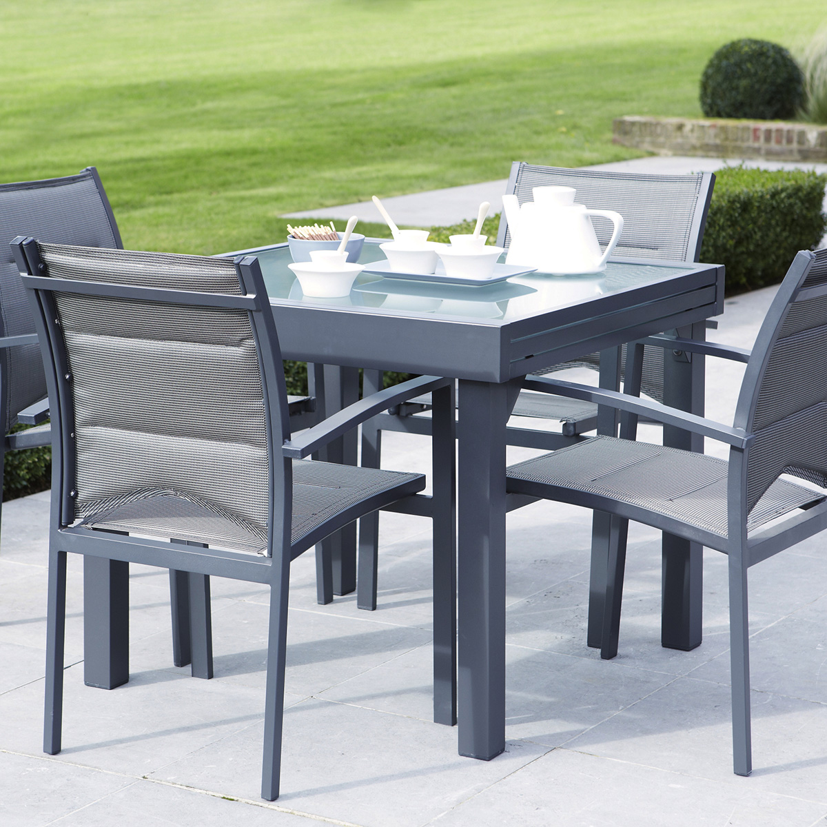 600018 MODULO Salon de jardin en aluminium avec rallonge gris et verre modulo wilsa garden
