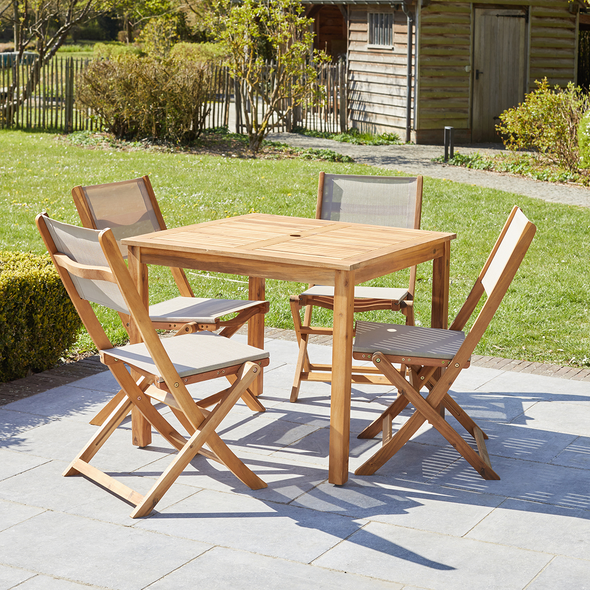 700003 BILBAO Ensemble en Acacia carré Table 4 avec 4 chaises Grises Mobilier Exotique Wilsa Garden Ensemble en Acacia carré Table 4 avec 4 chaises Grises Wilsa Garden