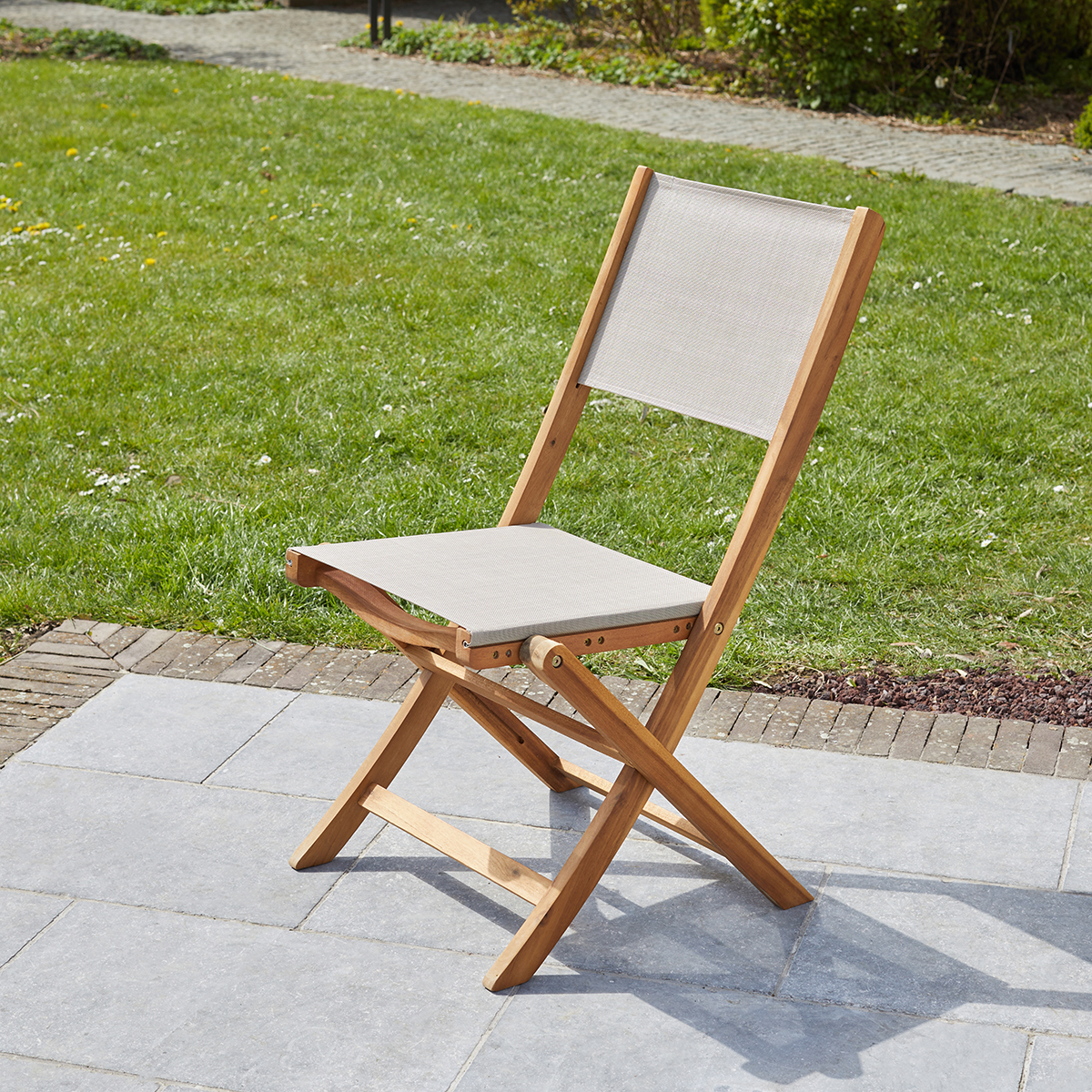 700003 BILBAO Ensemble en Acacia carré Table 4 avec 4 chaises Grises Mobilier Exotique Wilsa Garden Ensemble en Acacia carré Table 4 avec 4 chaises Grises Wilsa Garden