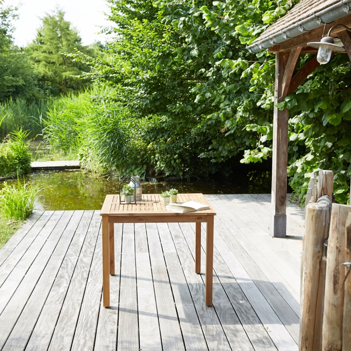 table de jardin en bois d'acacia