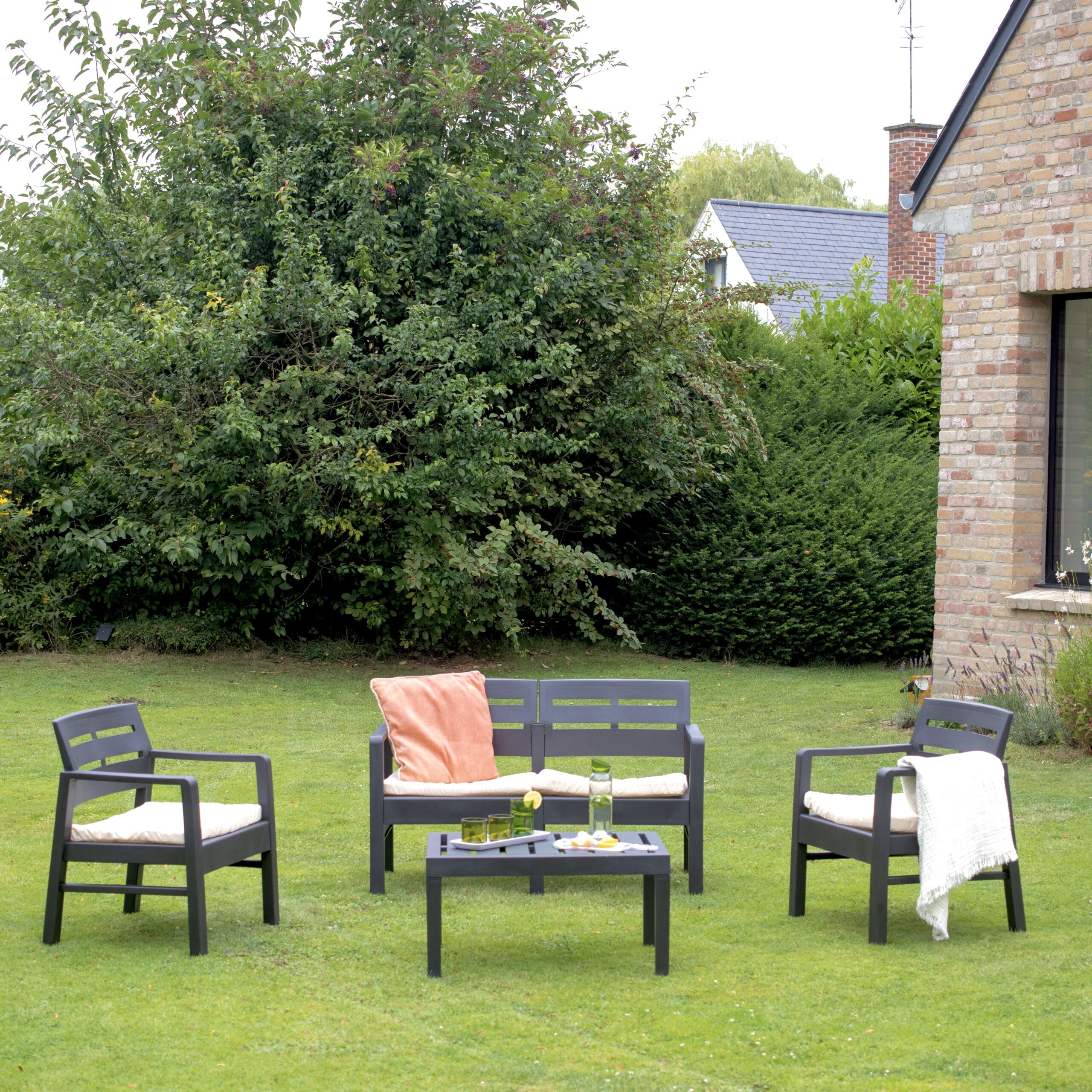 Salon de jardin gris