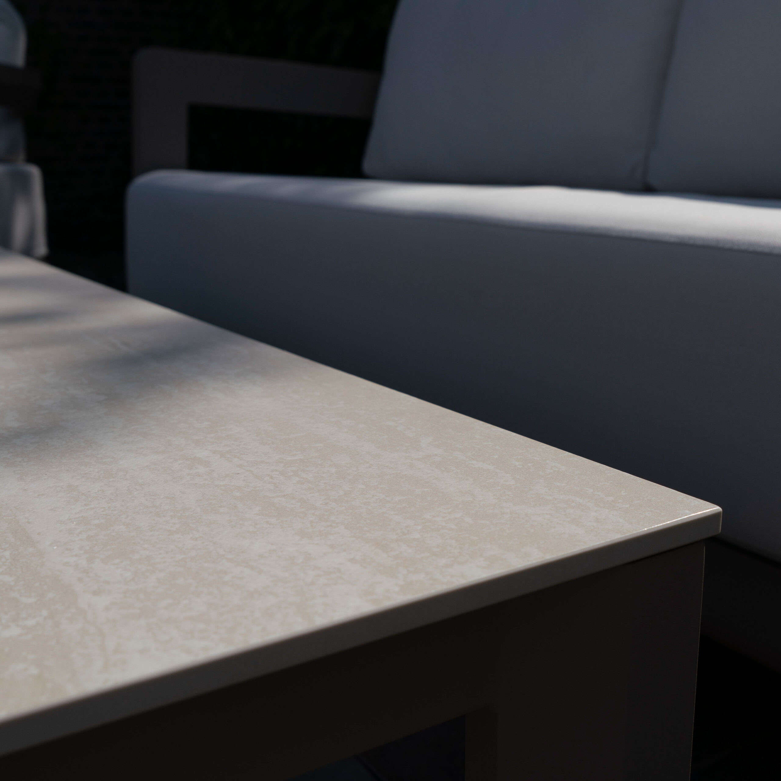 table de jardin alu taupe et pierre