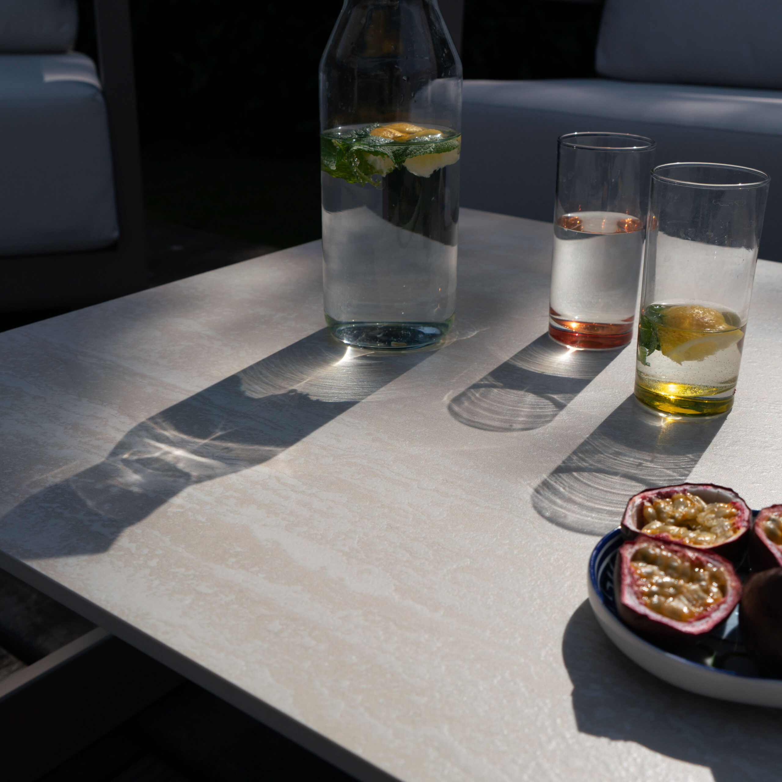 table plateau pierre