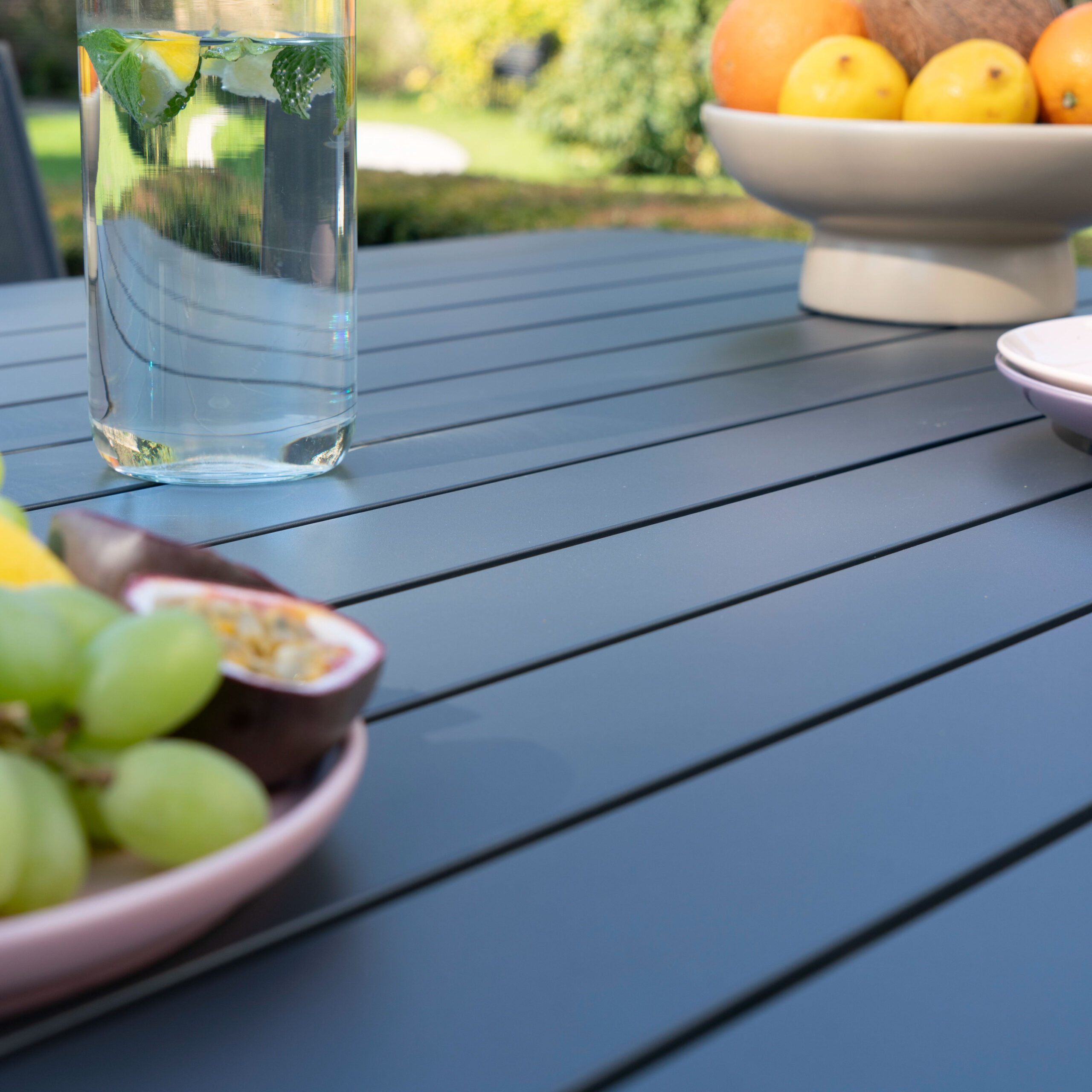 600813_11 COMO Table acrrée en alu gris anthracite COMO wilsa garden