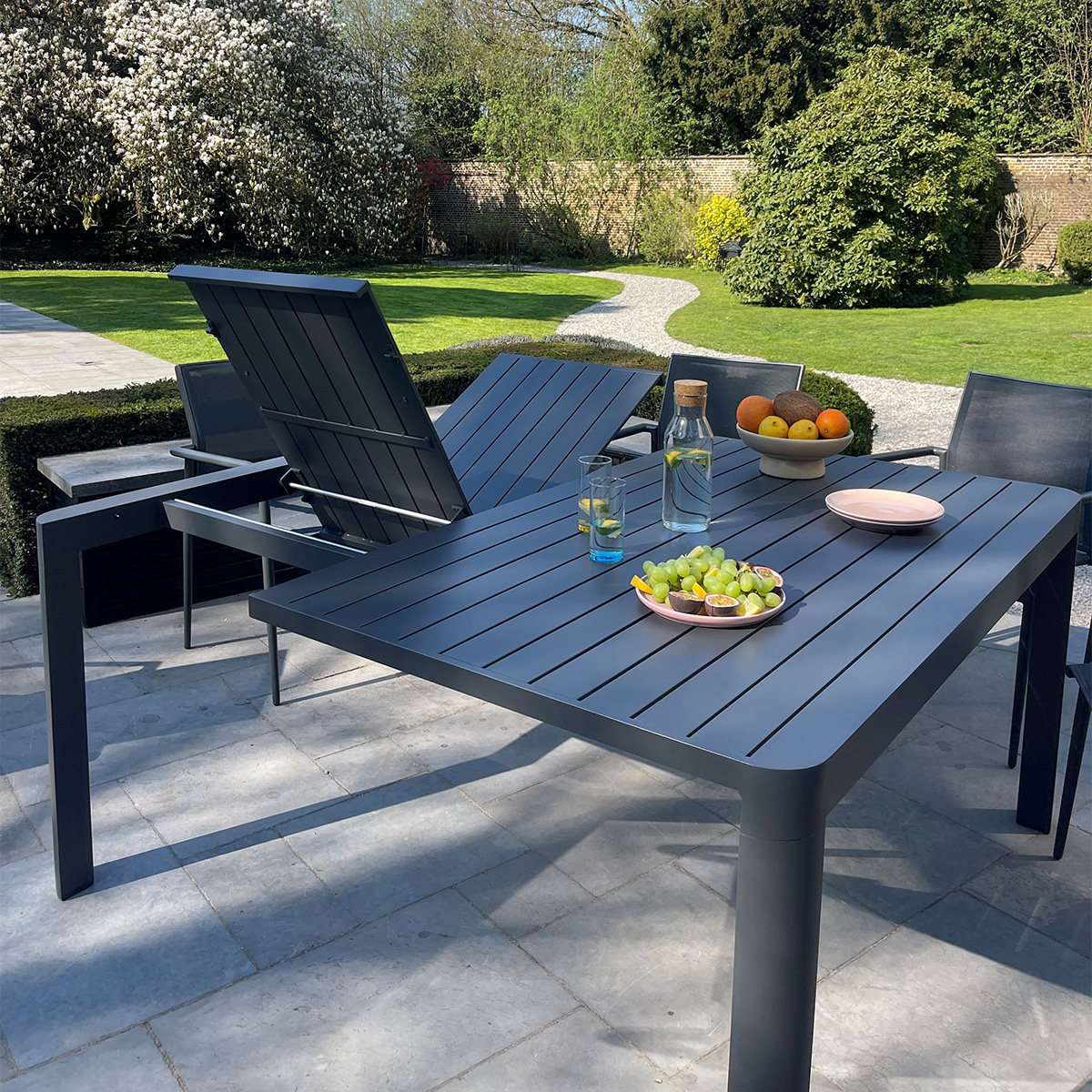 600813_17 COMO Table en alu carrée gris anthracite COMO wilsa garden