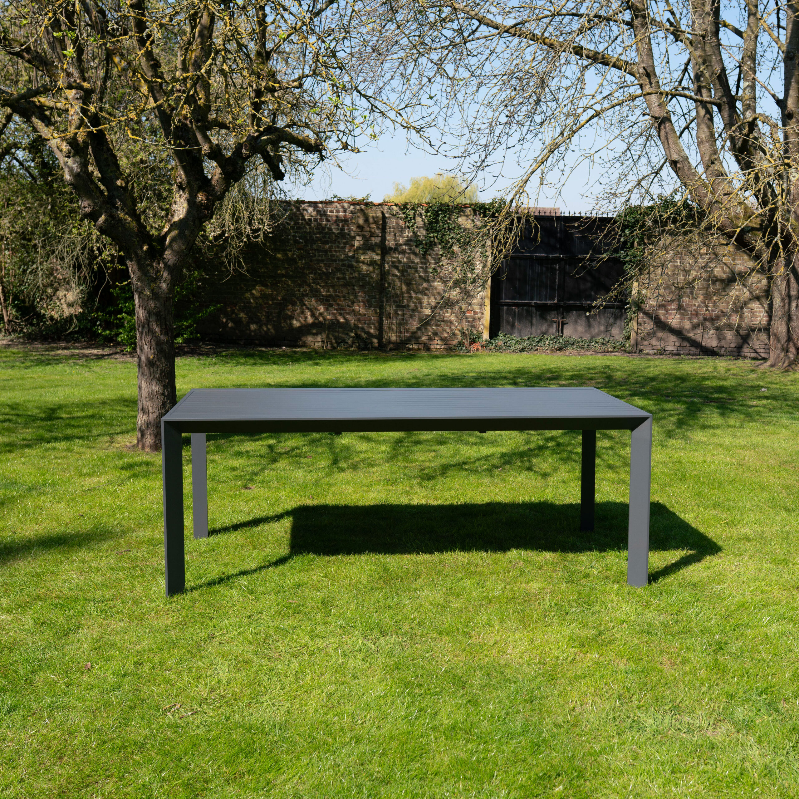 600822_18 MODULO Table extensible en alu MODULO wilsa garden