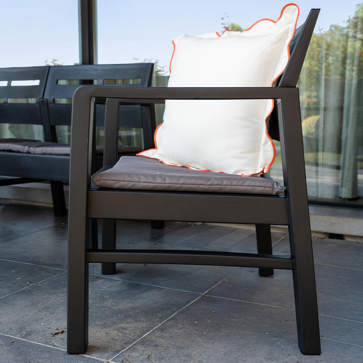 601003 (21)