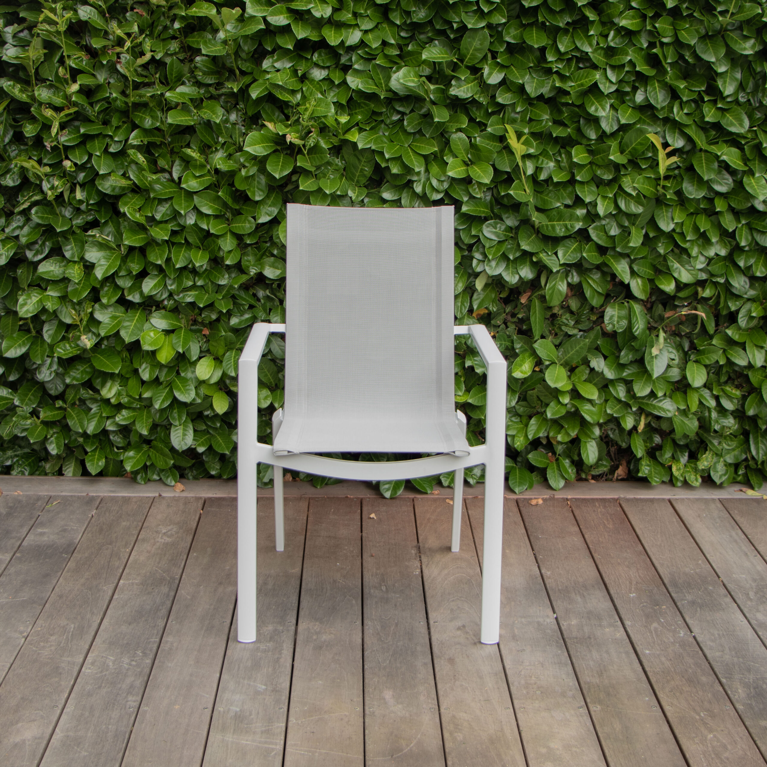 Fauteuil d'extérieur blanc et gris