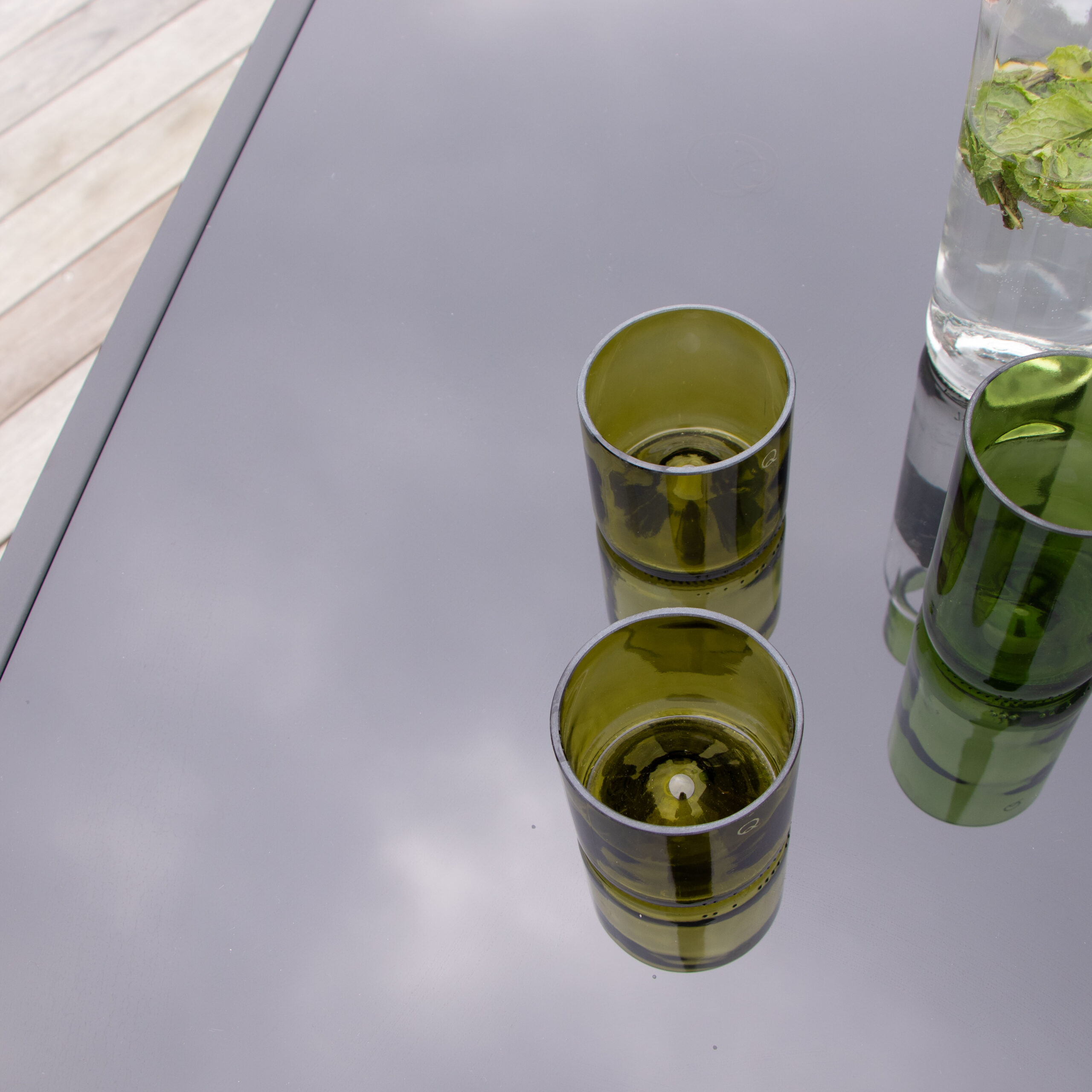 Ensemble BLACK EDITION 602084 table de jardin plateau en verre noir