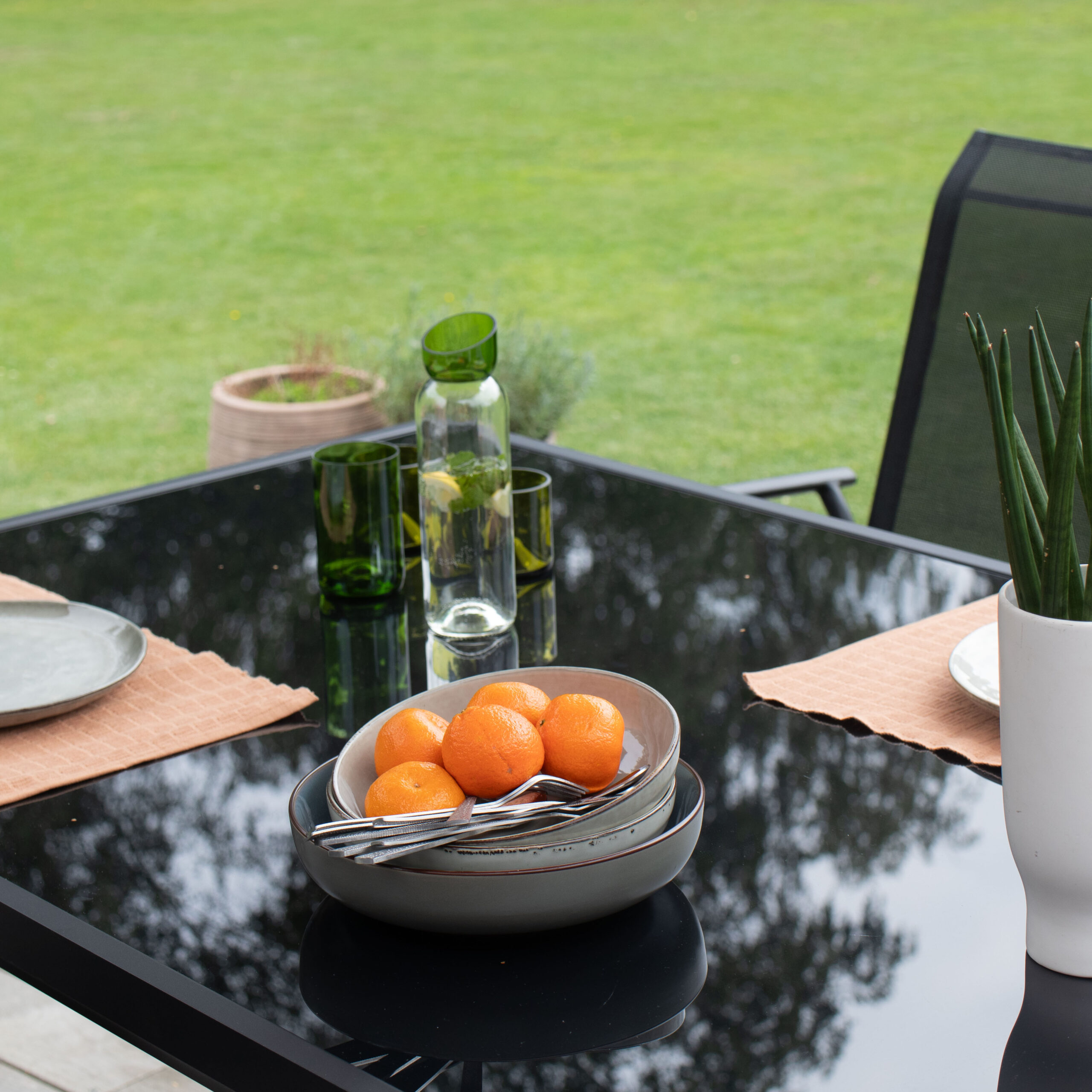 Ensemble BLACK EDITION 602084 salon de jardin verre noir