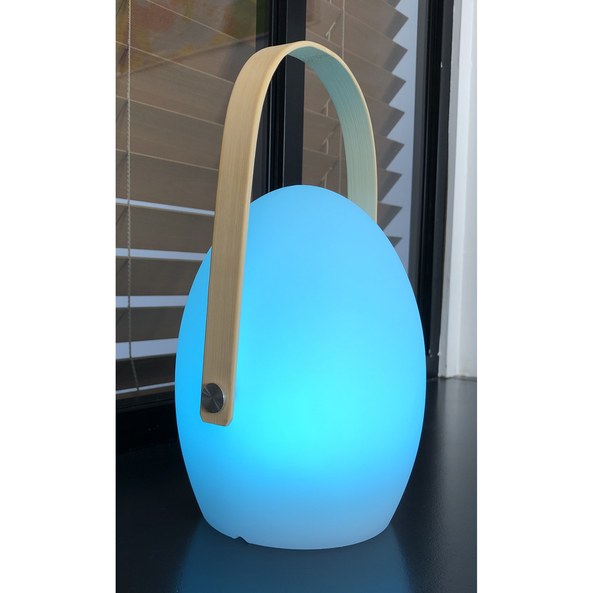 602550-3 Lampe de table LED ovale blanche et anse bambou