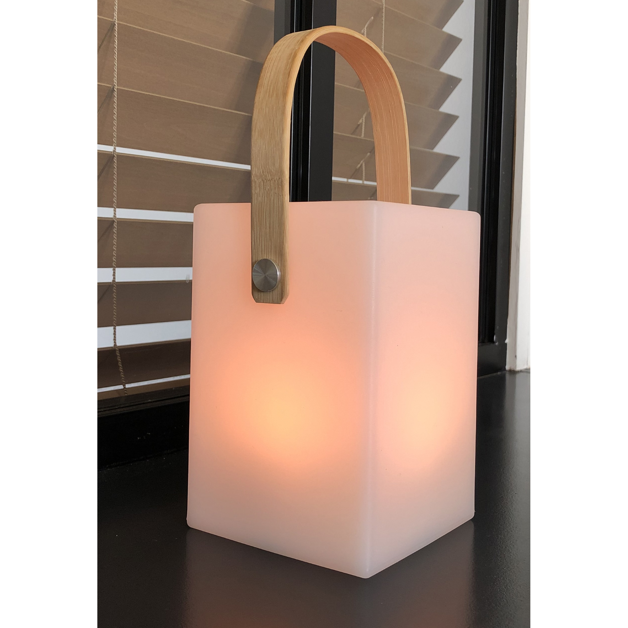 Lampe de table LED cubique multicolore