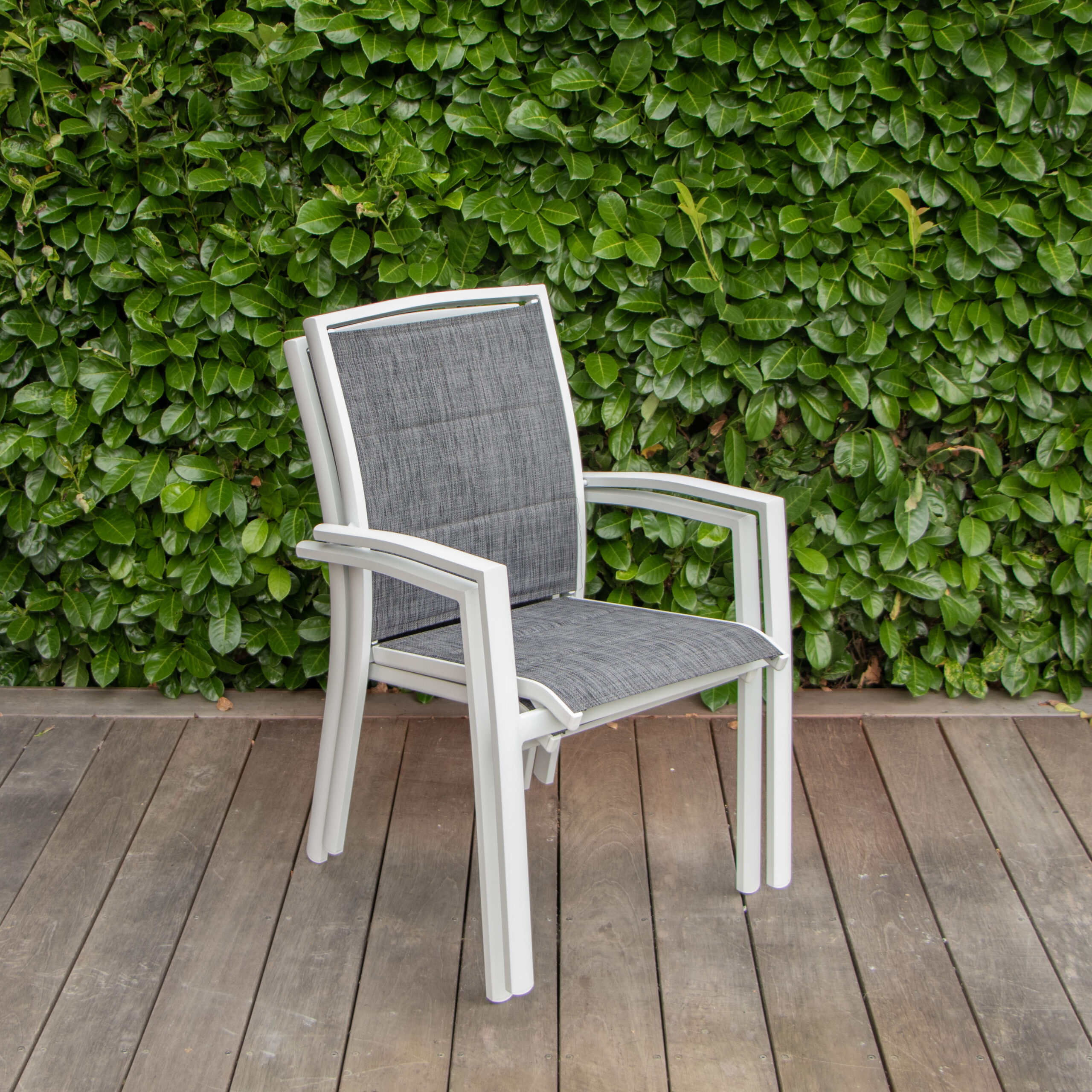 Fauteuils empilables alu blanc