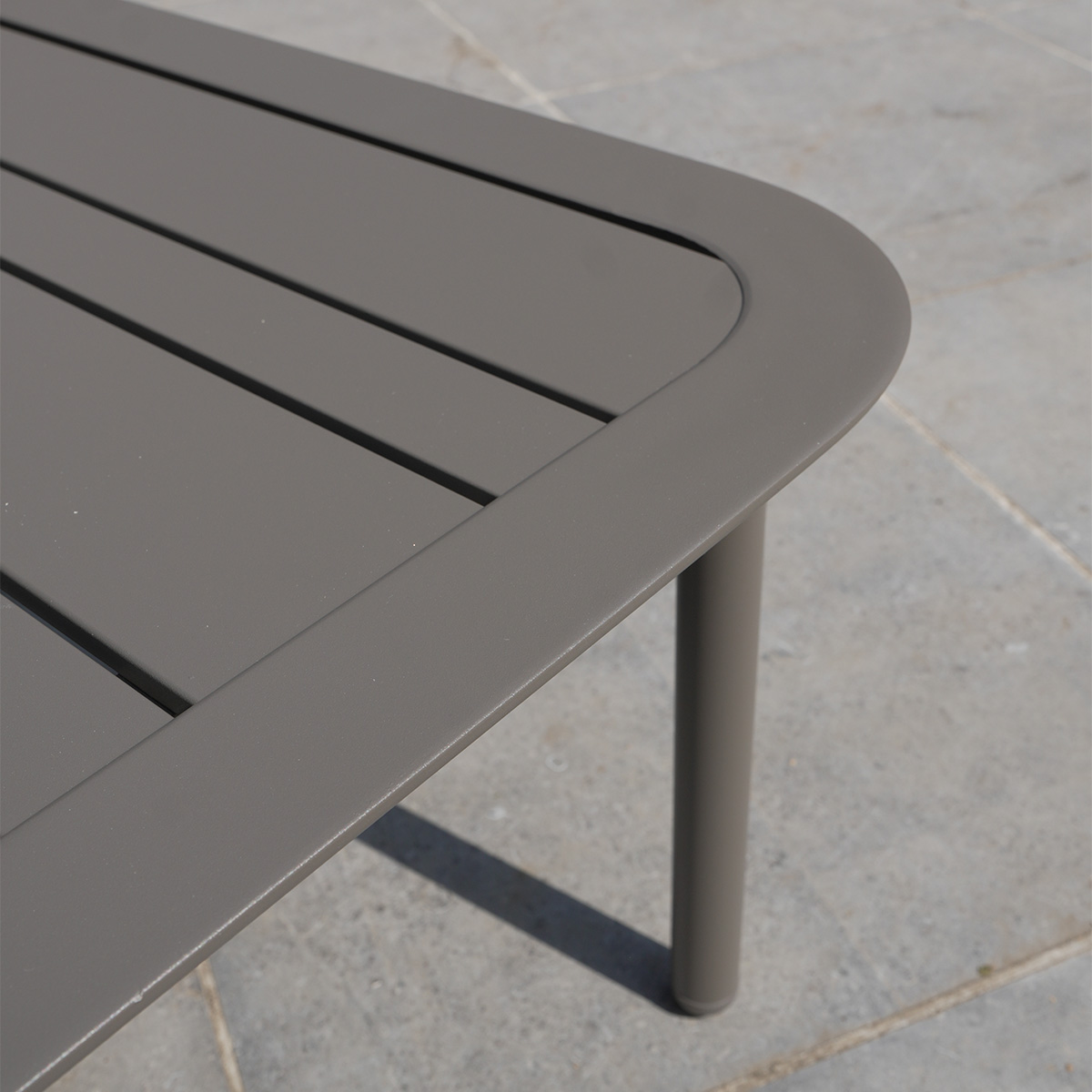 606003_6 SAHARA table basse de jardin gris