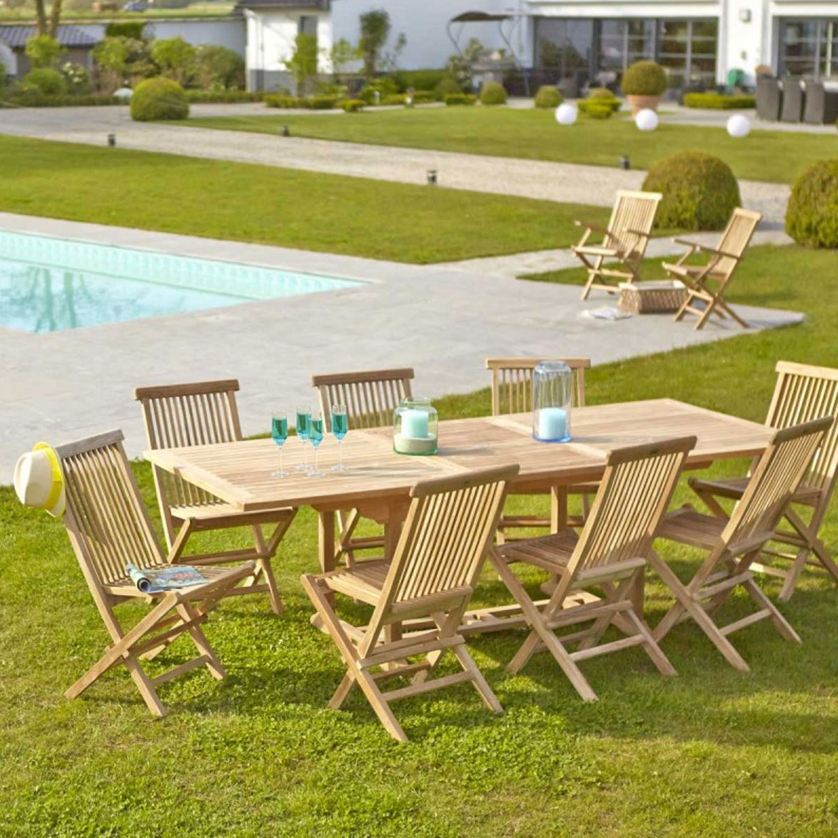 Ensemble en Teck rectangulaire Table 8-10 avec 8 chaises Mobilier Exotique Wilsa Garden salon de jardin en bois de teck avec 8 chaises