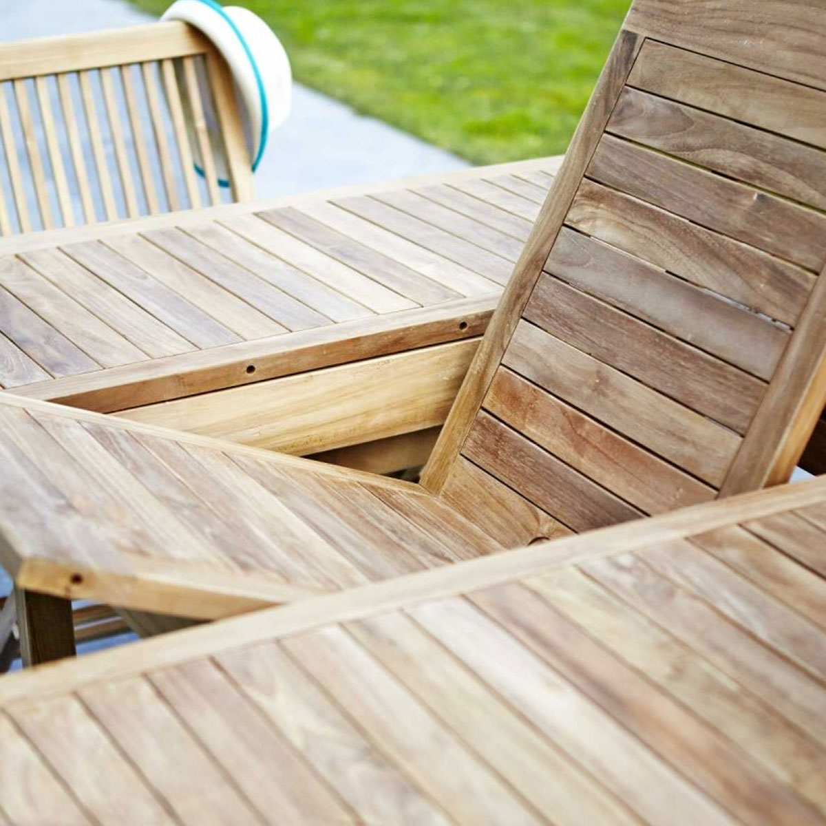 Ensemble en Teck rectangulaire Table 8-10 avec 8 chaises Mobilier Exotique Wilsa Garden Table 8-10 places en teck rectangulaire avec 8 chaises