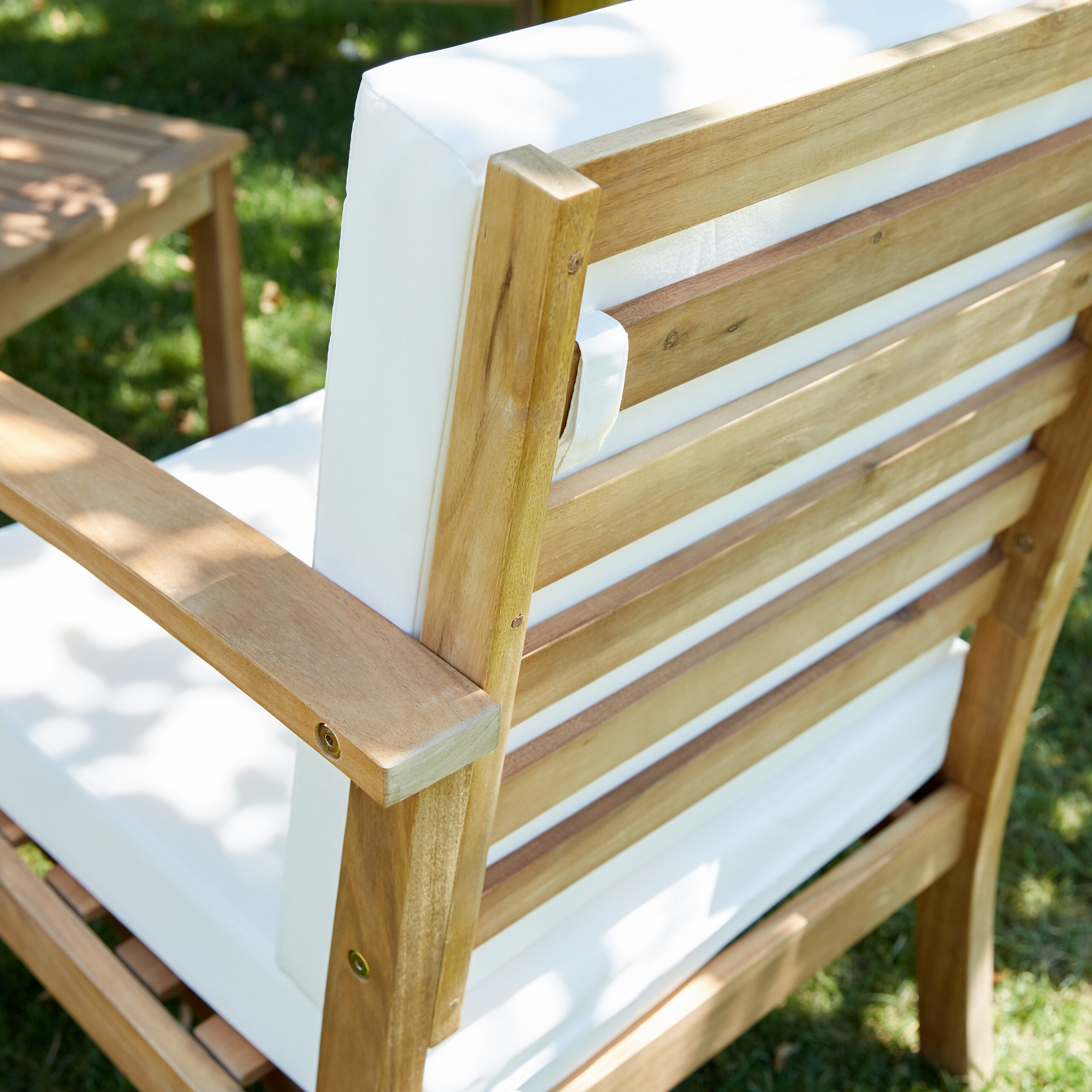 petit salon de jardin en bois