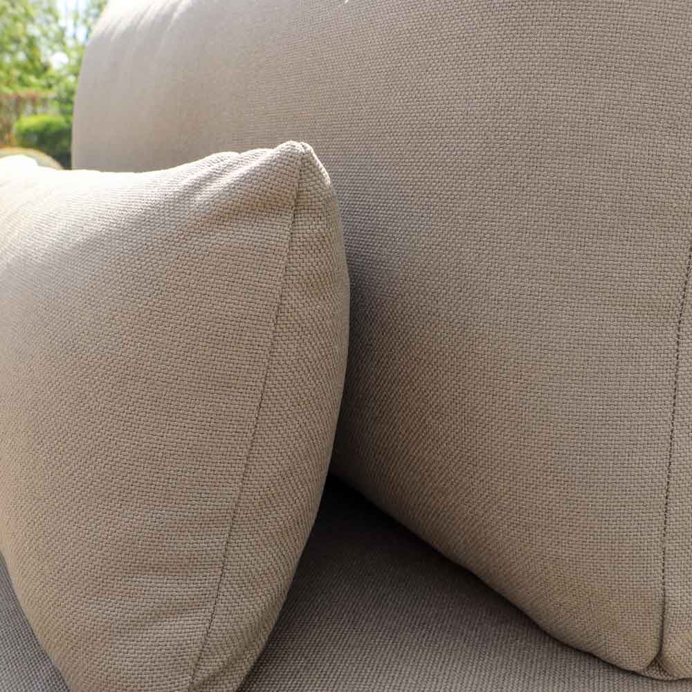 coussins taupe extérieur